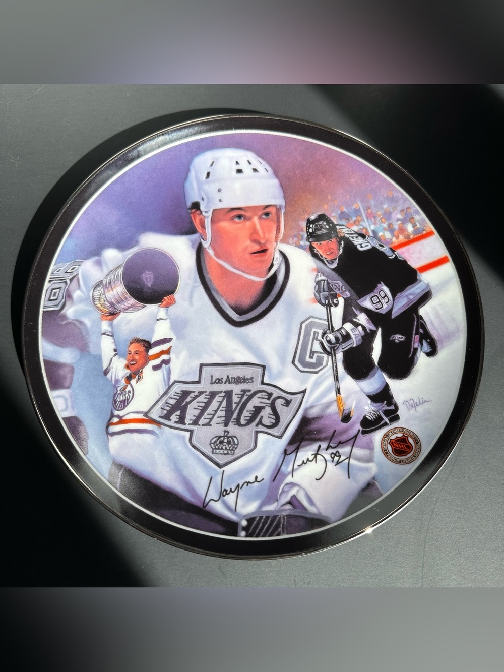1995 Wayne Gretzky limited-edition collector plate titled "The Great Gretzky"